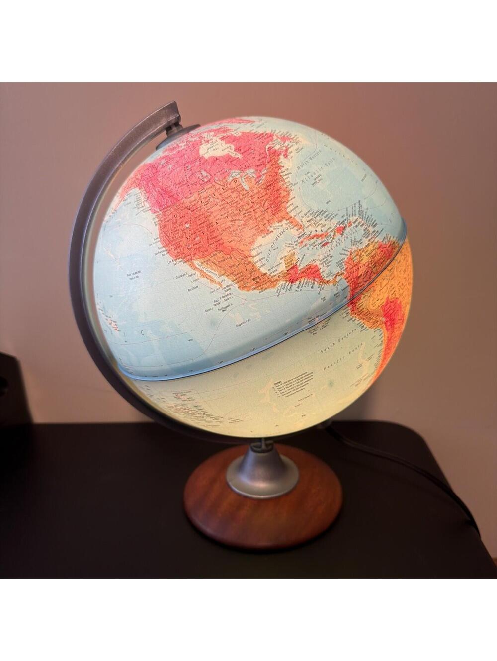 Light Up Globe